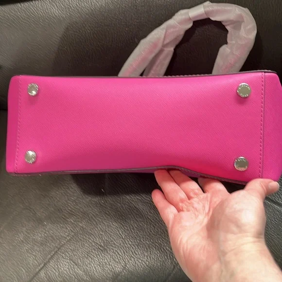 Michael Kors cerise leather Medium tote - Picture 9 of 11